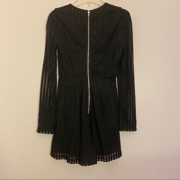 NWT Luxxel Low-Cut Long-Sleeve Black Romper - Picture 9 of 11